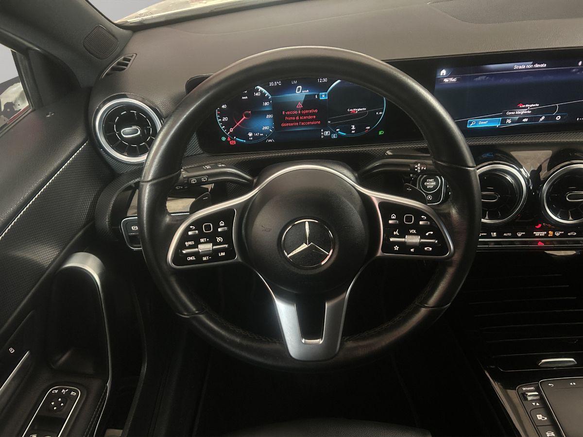 MERCEDES - Classe A - A 180 d 115cv Automatic Premium AMG