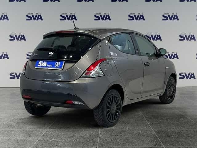 Lancia Ypsilon 1.2 69CV GPL Ecochic Silver - NEOPATENTATI