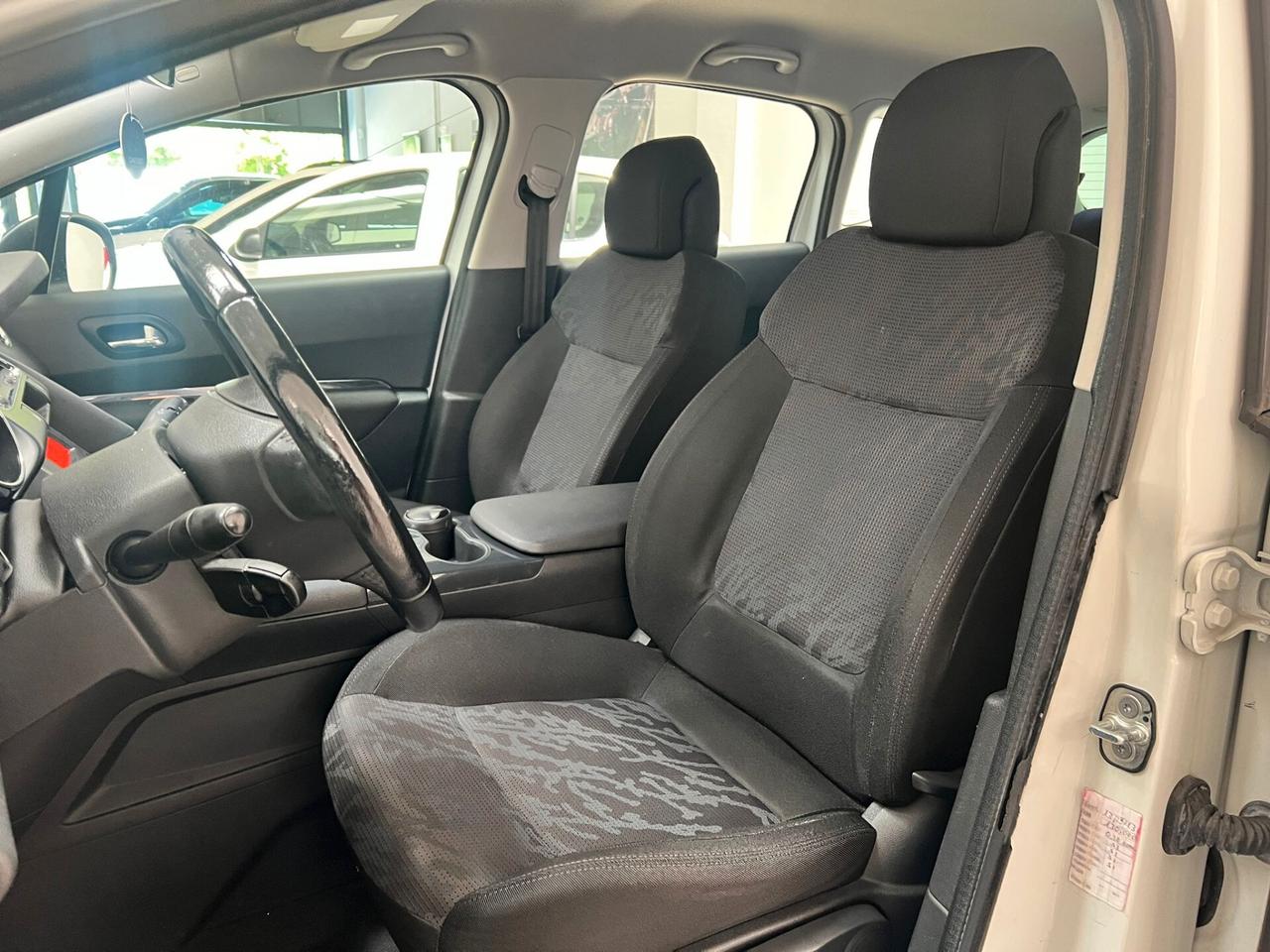 Peugeot 3008 1.6 HDi 110CV Premium