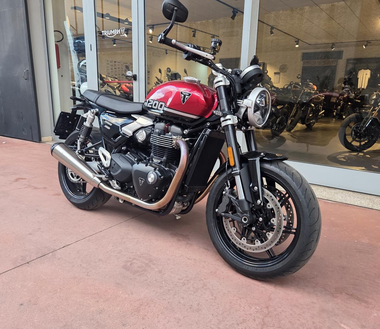 TRIUMPH SPEED TWIN 1200 AZIENDALE