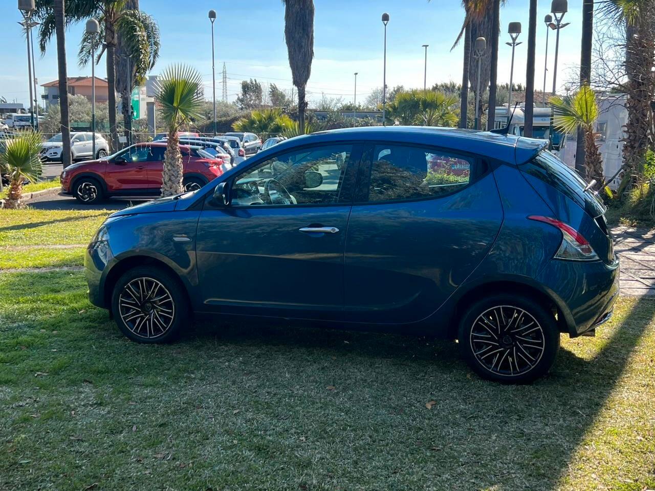 Lancia Ypsilon 1.0 Hybrid 5 porte Gold