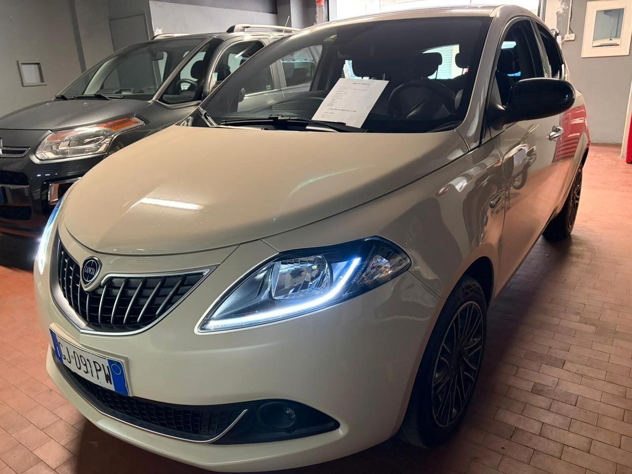 Lancia Ypsilon 1.0 FireFly 5 porte S&S Hybrid Ecochic A. Ferretti