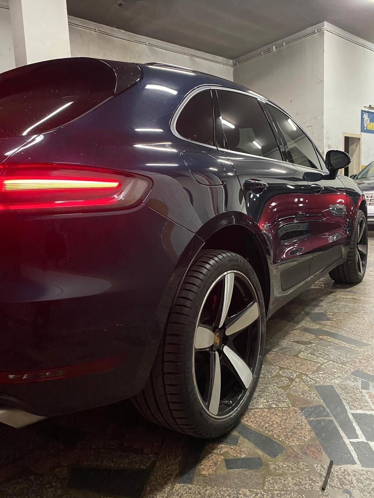 Porsche Macan 2.0 245 Cv Strafull