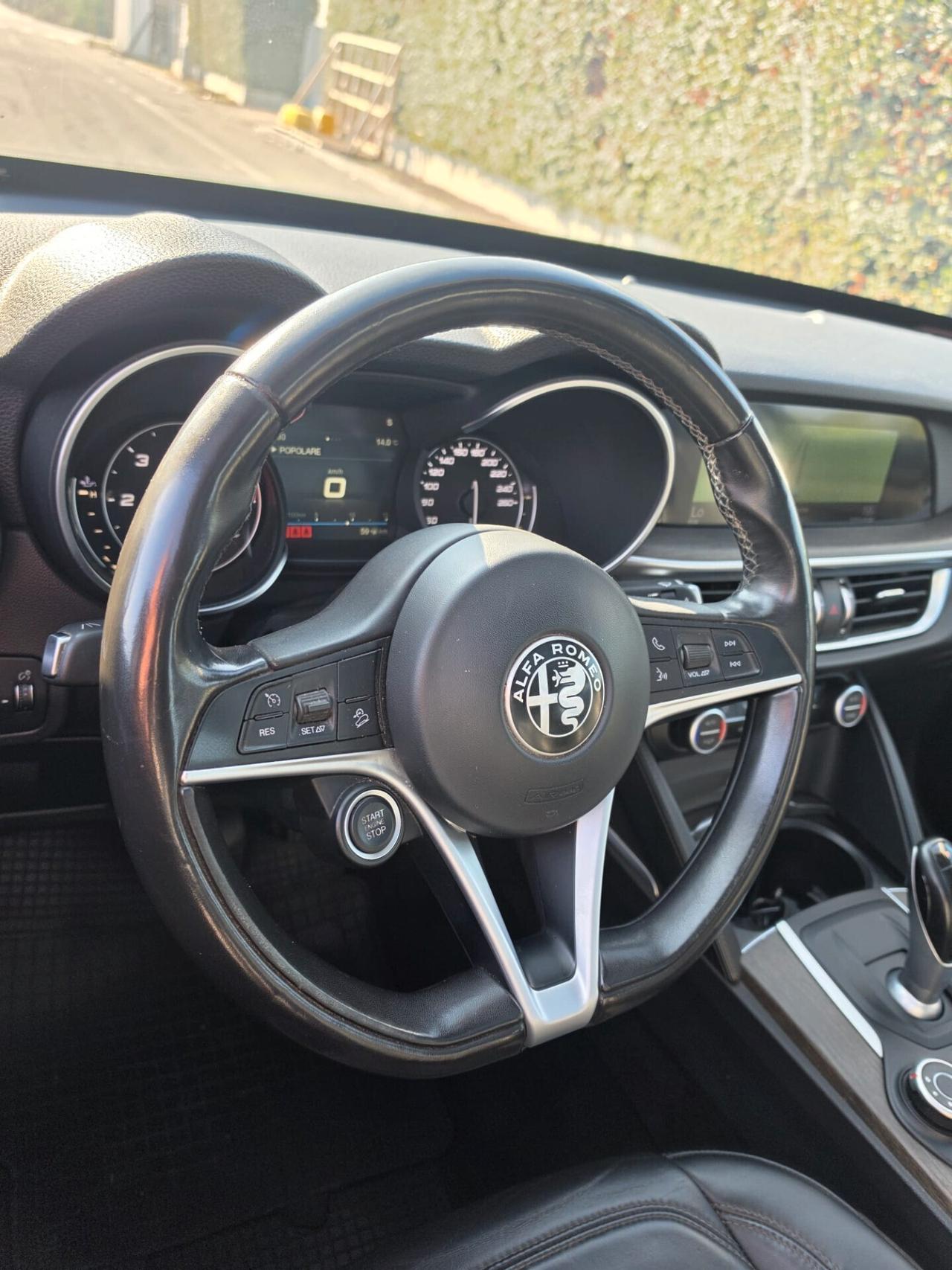 Alfa Romeo Stelvio q4 executive