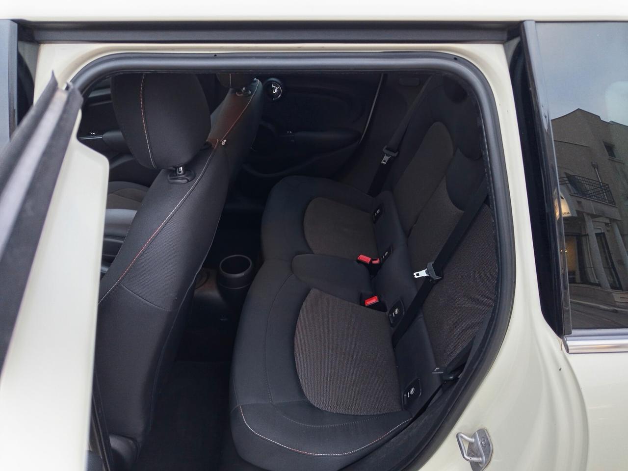 Mini 1.2 One automatica, navi