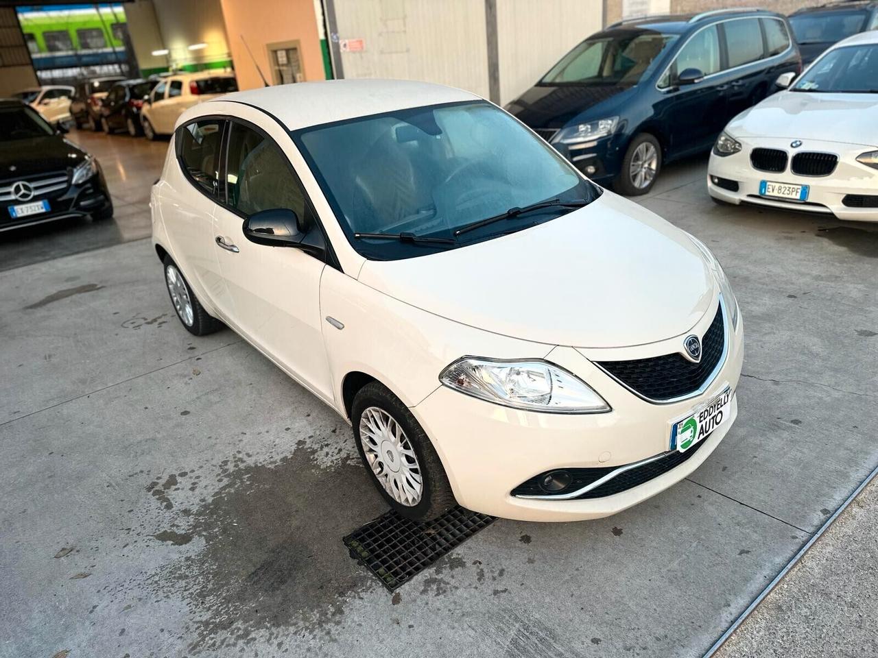 Lancia Ypsilon 1.2 69 CV 5 porte Silver