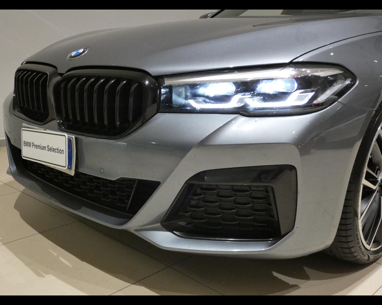 BMW Serie 5(G30/31/F90) - 520d 48V Touring Msport