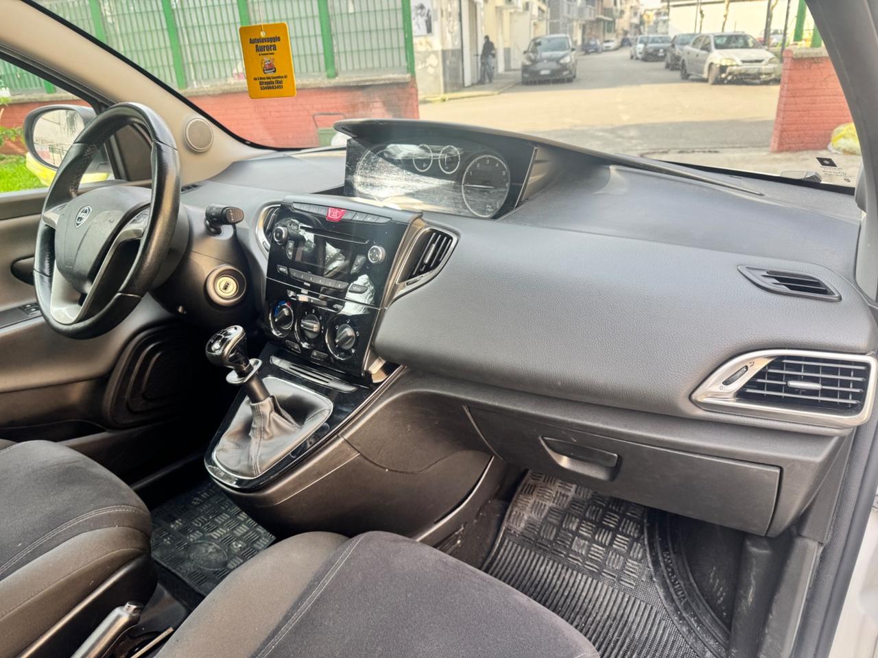 Lancia Ypsilon 0.9 TwinAir 85 CV 5 porte Metano Ecochic