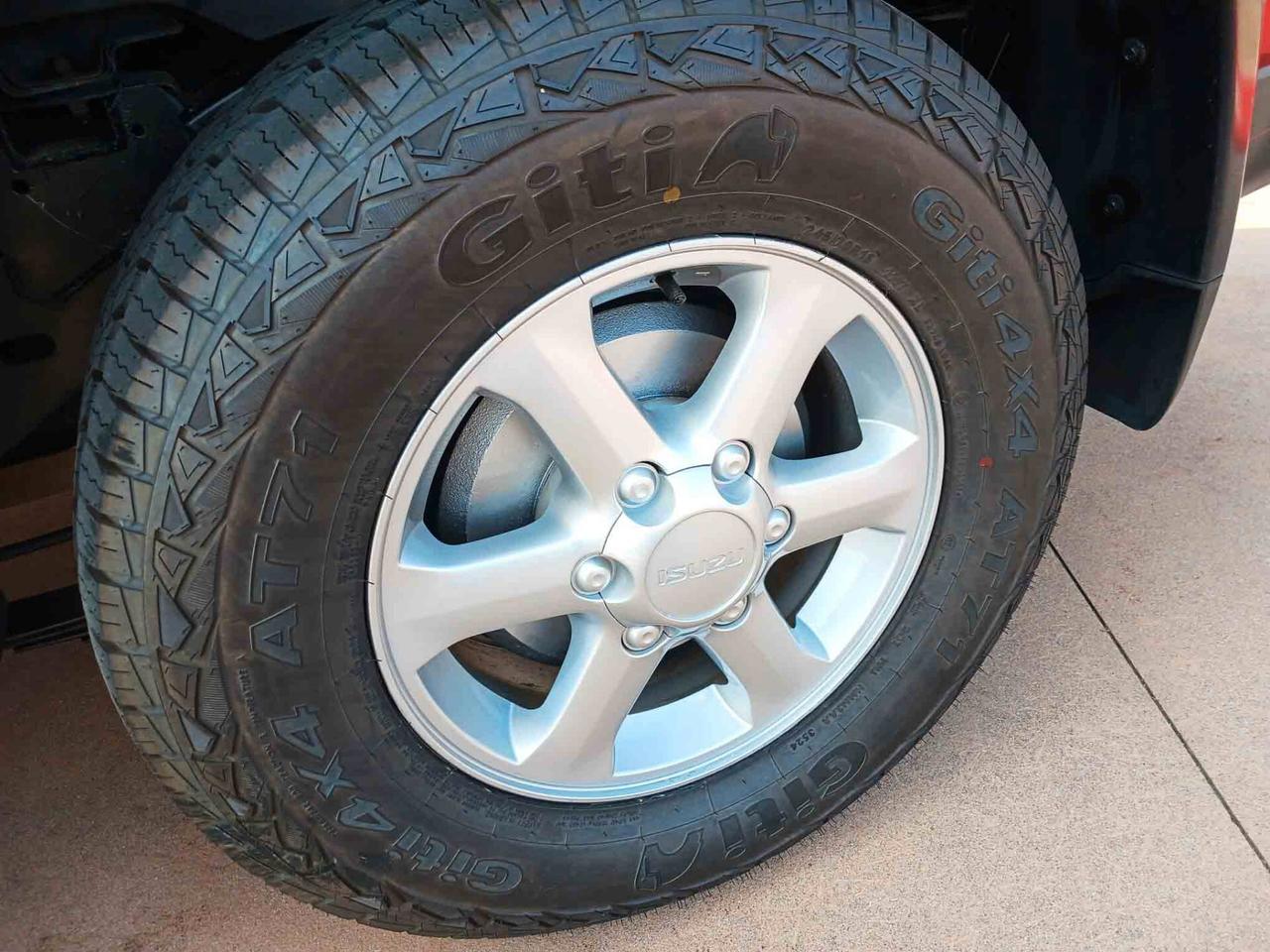 Isuzu D-Max autom. 5 posti - PERFETTA