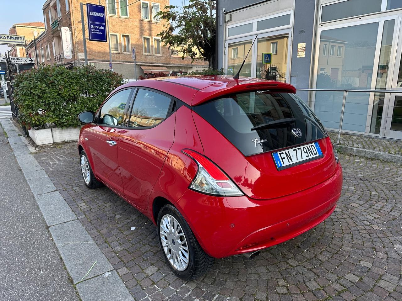 Lancia Ypsilon 1.2 69 CV 5 porte Platinum