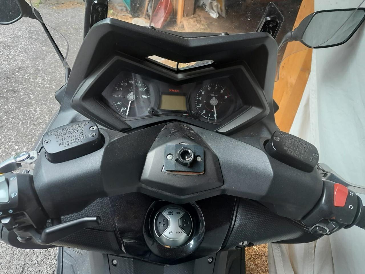 Yamaha TMAX 560