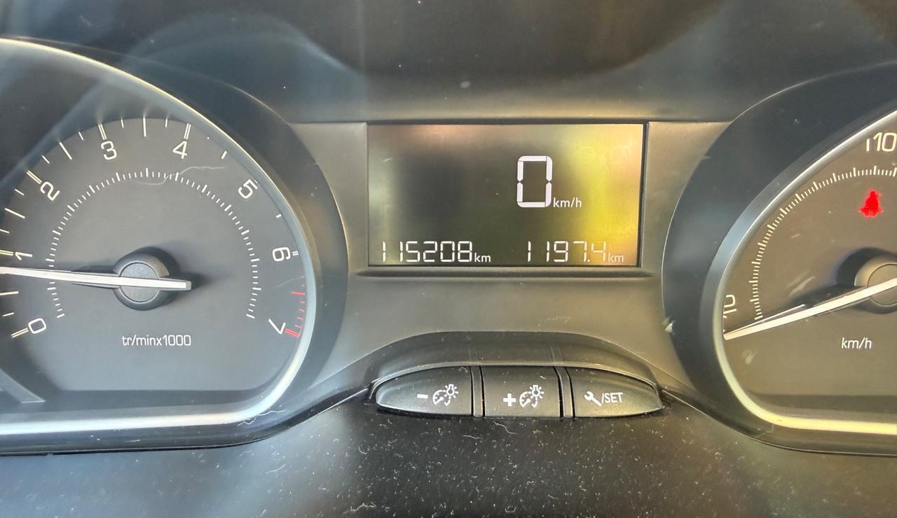 Peugeot 208 1.2 Benzina euro6B uniproprietà