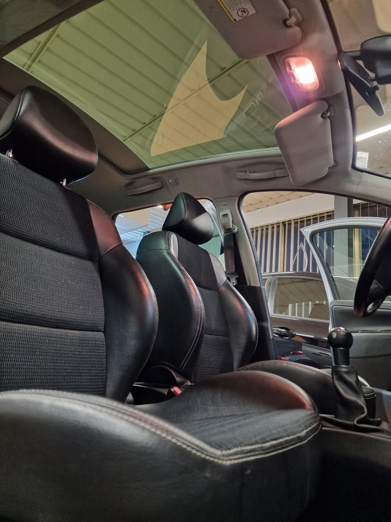 Peugeot 207 1.6 HDi 90CV SW Outdoor, 123 mila chilometri