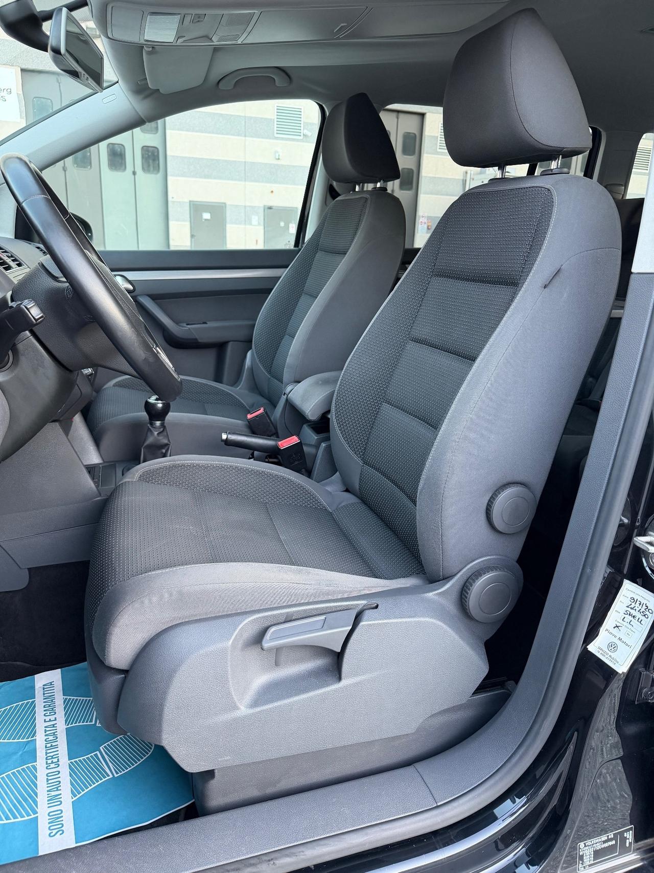 Volkswagen Touran 1.2 TSI BENZINA - 7 POSTI NEOPATENTATI