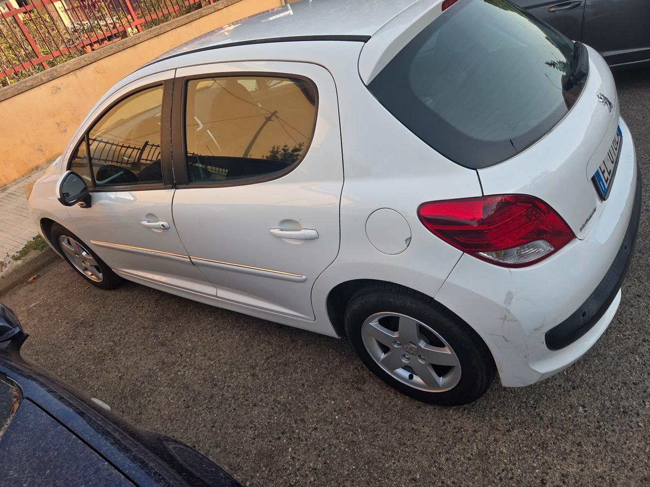 Peugeot 207 1.4 HDi 70CV 5p. Energie 2012