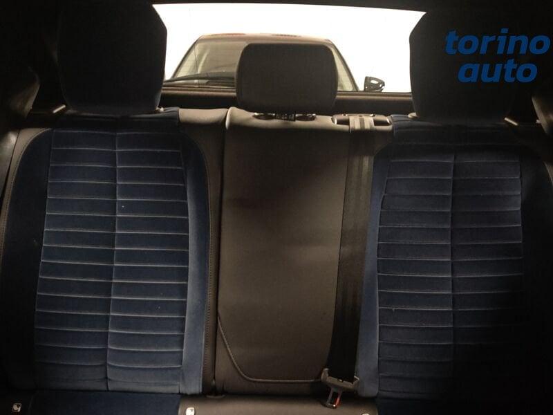 Lancia Ypsilon Ibrida Ibrida Edizione Cassina e-DCT