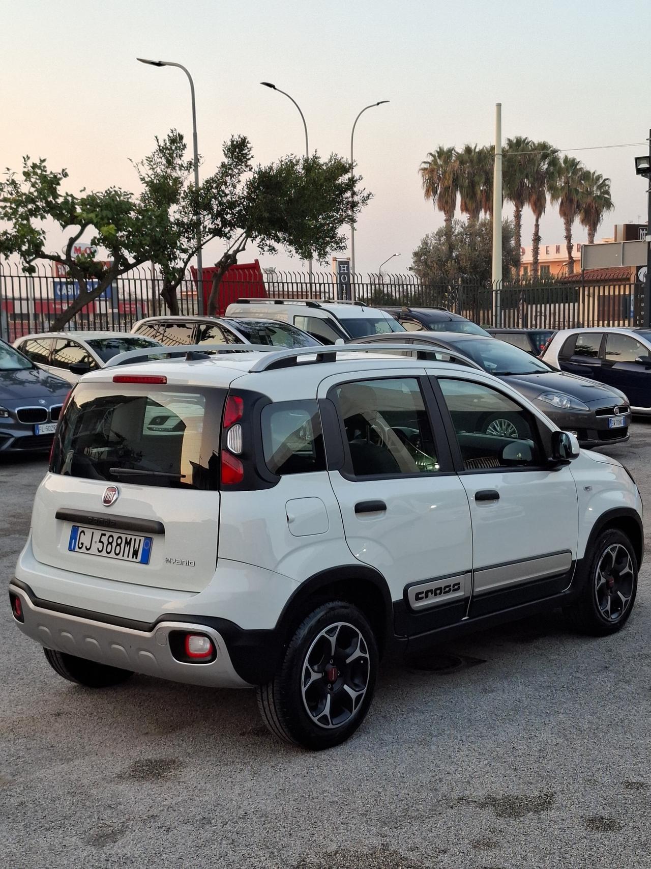 Fiat Panda Cross 1.0 FireFly S&S Hybrid 10.000 km