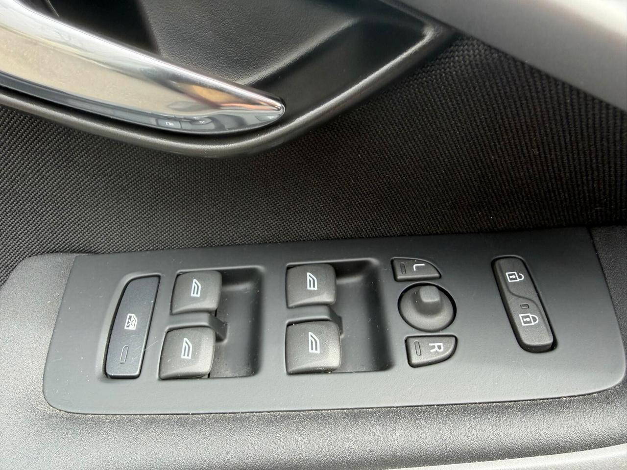 Volvo V40 D2 DISPLAY/NAVI