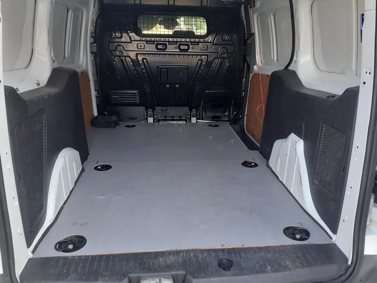 FORD TRANSIT CONNECT 3 POSTI PORTATA 825 KG.