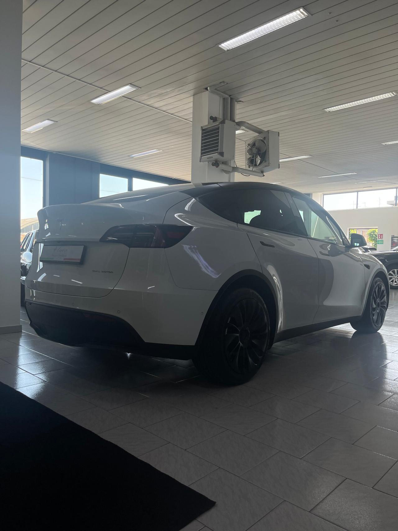 Tesla Model Y Long Range AWD - PASSAGGIO INCLUSO