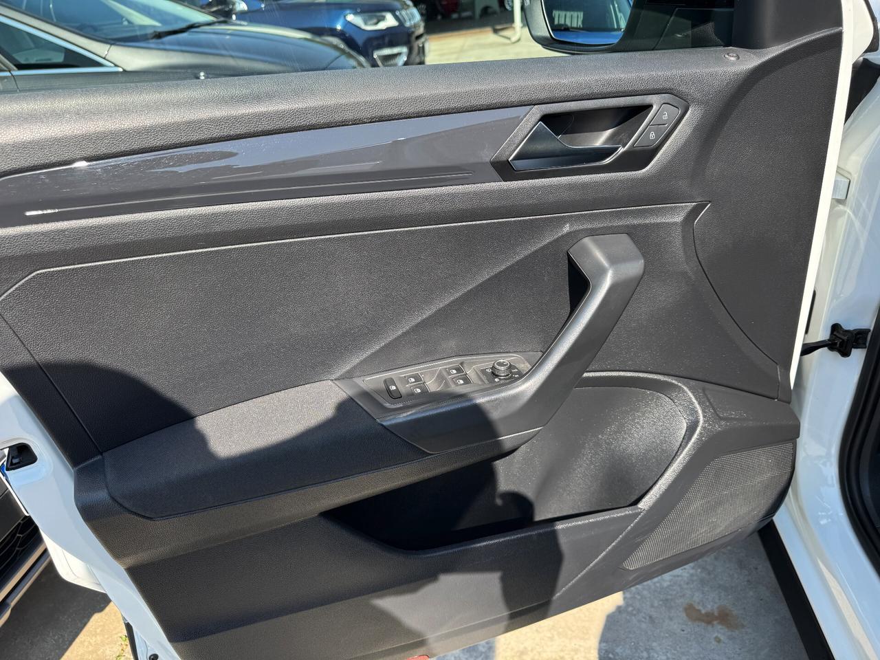 Vw T-ROC 1.6TDI 116cv/VIRTUAL COCKPIT/FULL LED.
