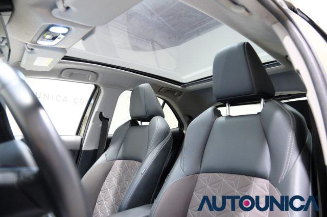 TOYOTA Yaris Cross 1.5 HYBRID E-CVT AWD-I 4x4 LOUNGE TETTO PANORAMA