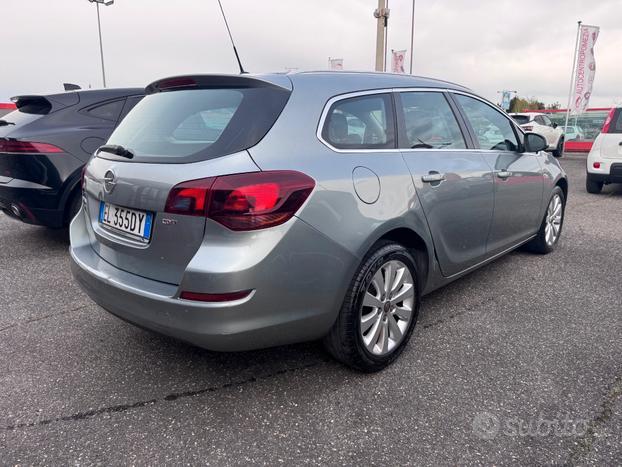 Opel Astra 1.7 CDTI 110CV Sports Tourer Cosmo Flee