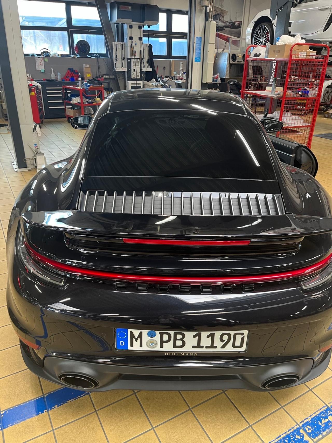 Porsche 911 992 turbo s 650 cavalli