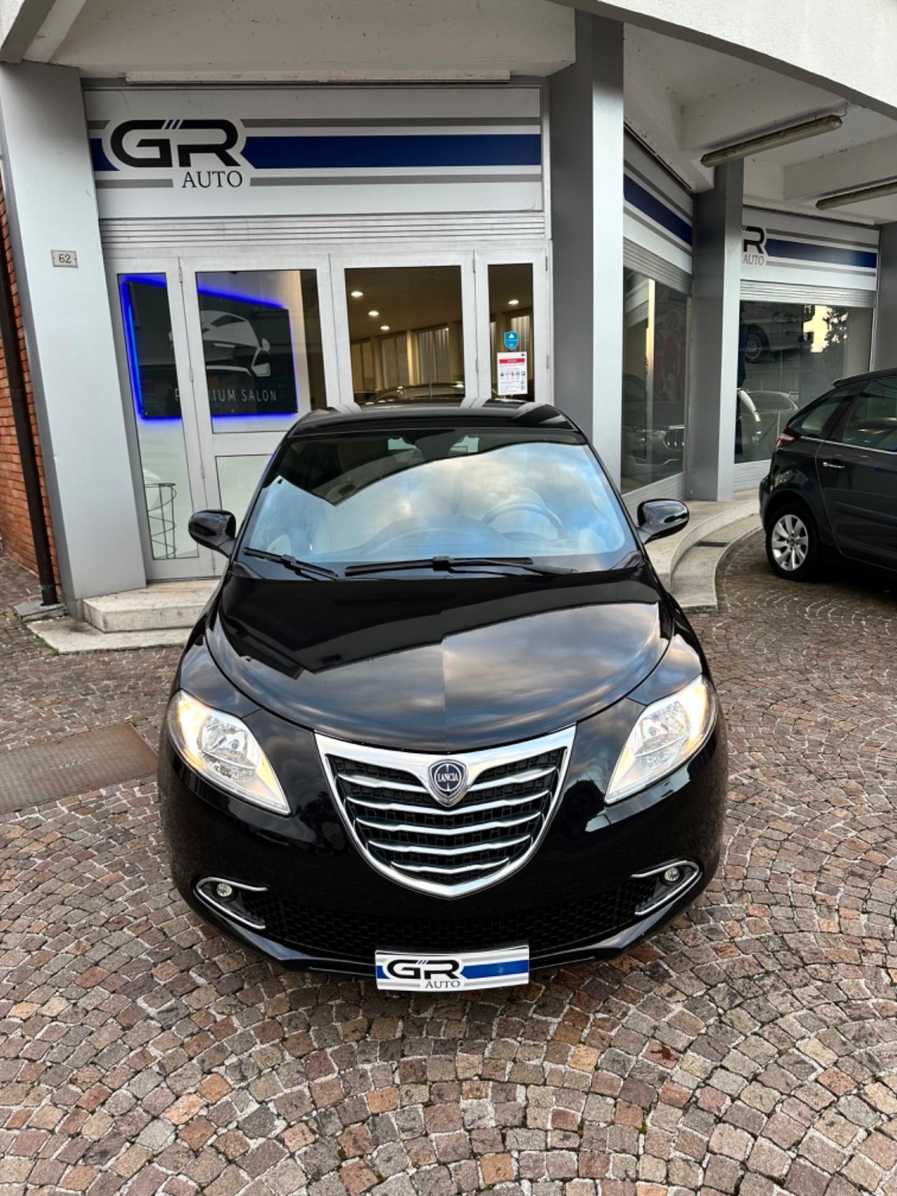 Lancia Ypsilon 1.2Bz 69CV 5P Gold - Neopatentati