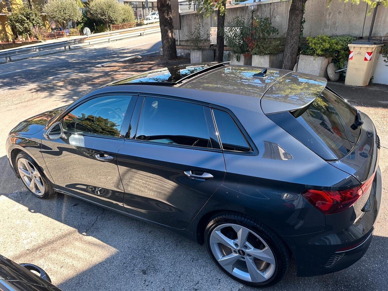 Audi A3 SPORTBACK 35 TDI S tronic + FARI MATRIX + PANORAMA + LED AMBIENT + R18 + BLACK PACK