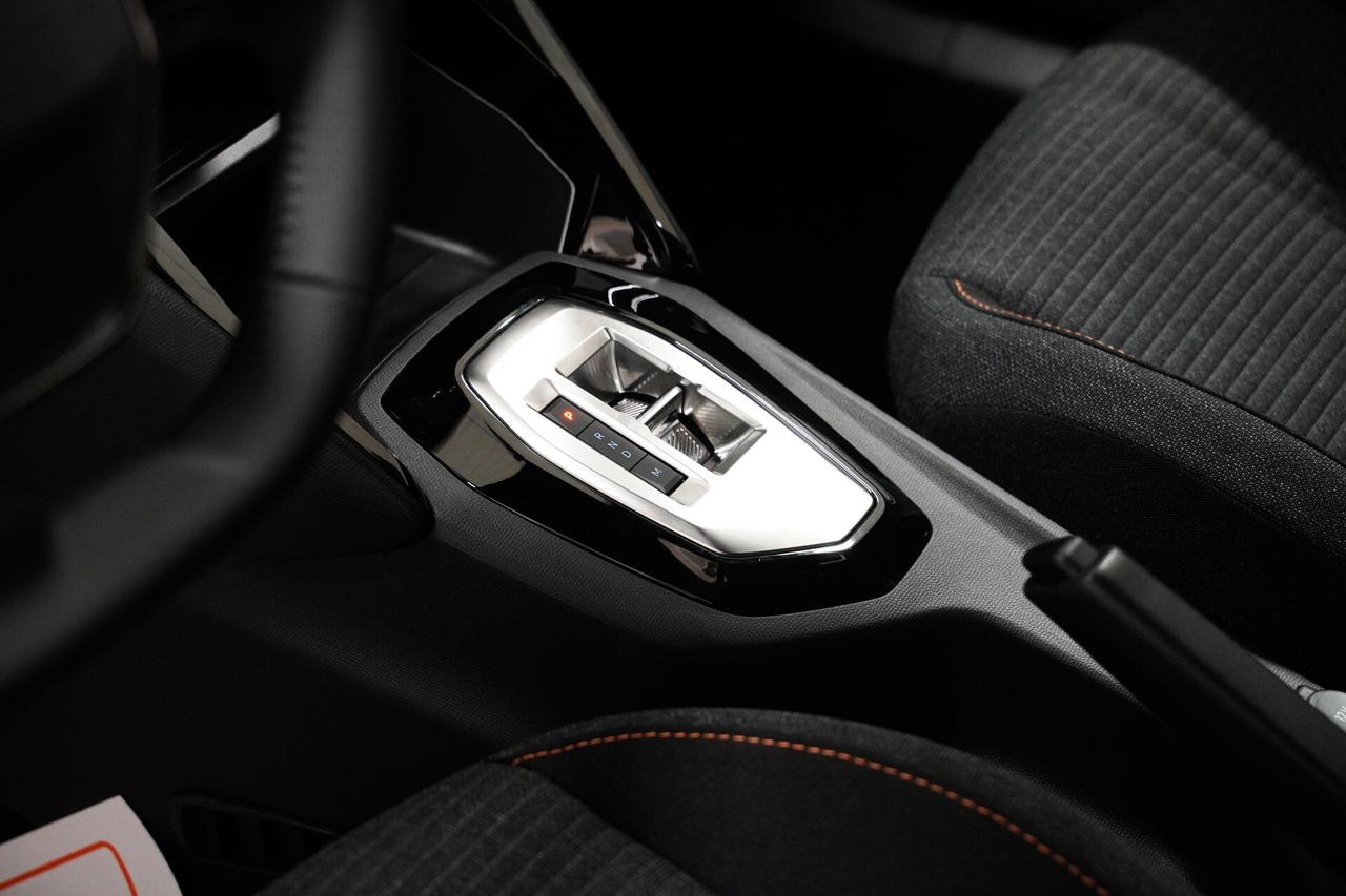 Peugeot 2008 Hybrid 145 e-DCS6 Style