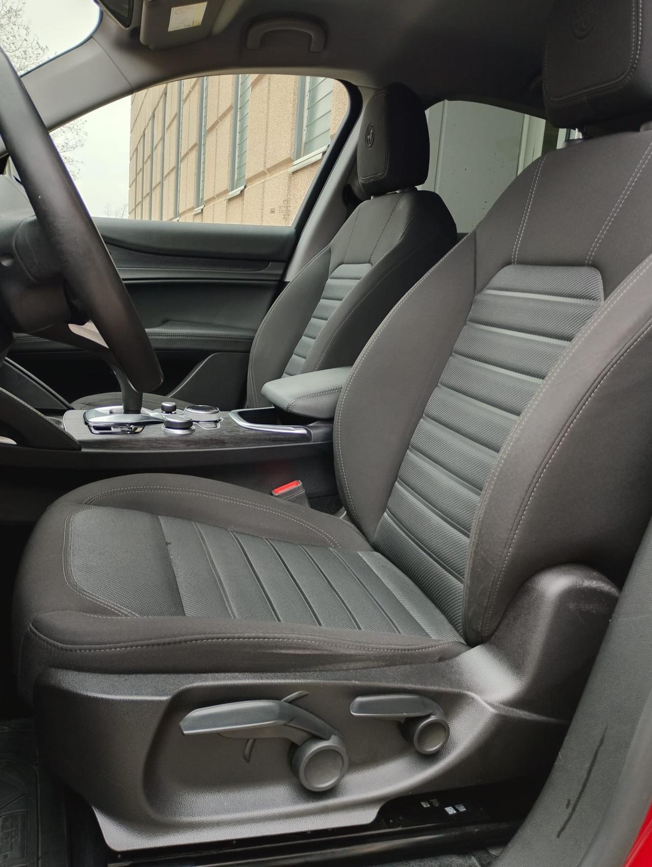 Alfa Romeo Stelvio 2.2 Turbodiesel 160 CV AT8 RWD Super