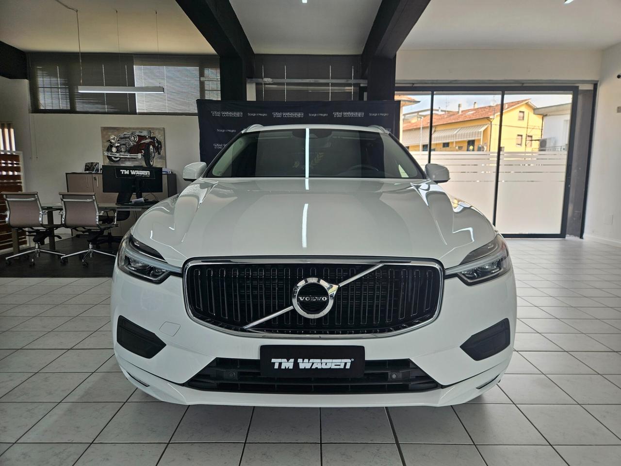 Volvo XC60 2.0 b4 Momentum awd auto my20 - IVA ESPOSTA