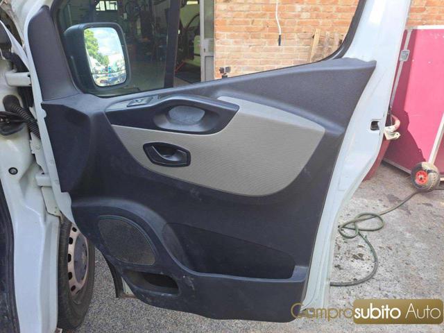 RENAULT Trafic T27 1.6 dCi 120CV + 22% IVA