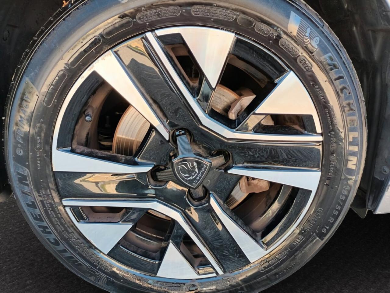 Peugeot 208 PureTech 100 Stop&Start 5 porte Allure