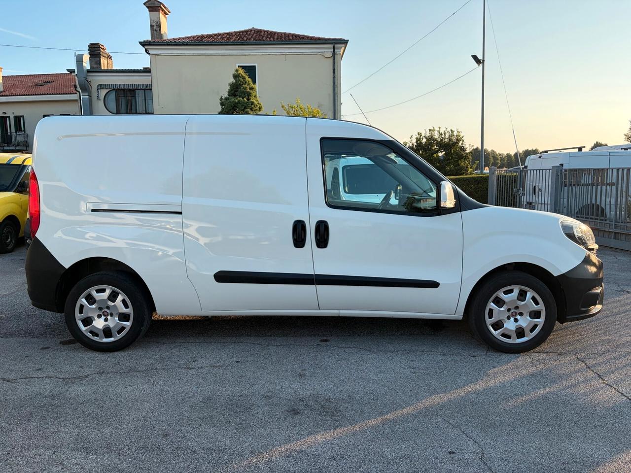 Fiat Doblo Doblò 1.4 T-Jet Natural Power PL-TN Cargo Maxi Lamierato