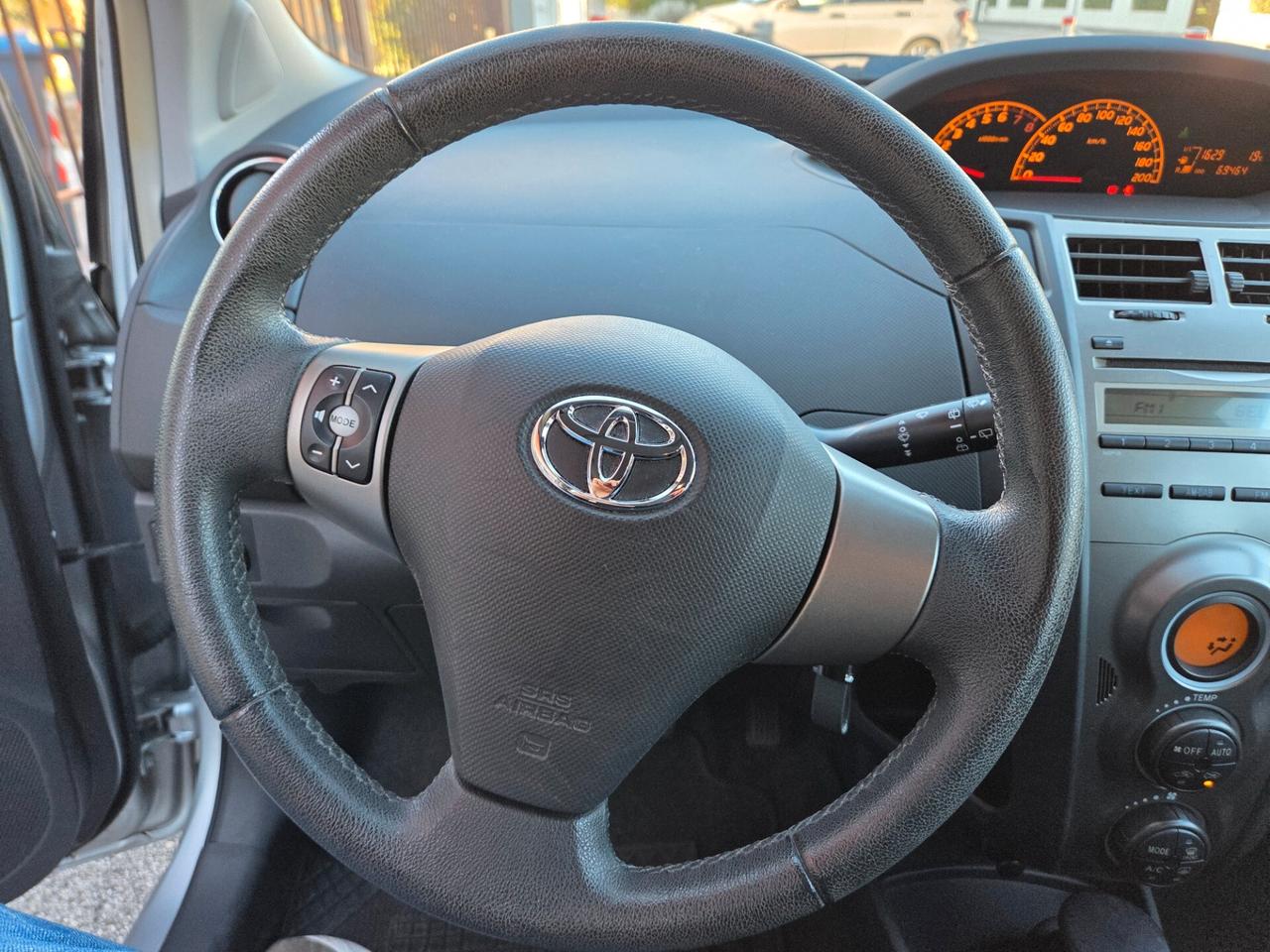 Toyota Yaris - 2010