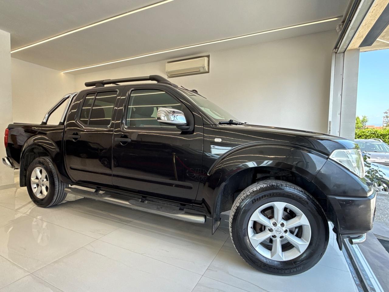 Nissan Navara 2.5 dCi DoubleCab premium automatico
