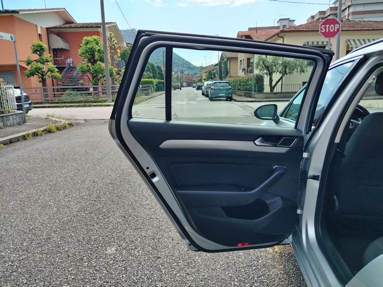 Volkswagen Passat Comfortline 1.6 TDI
