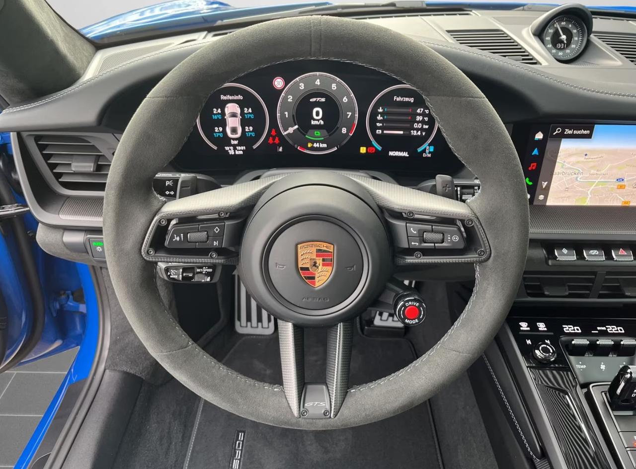 Porsche 911 Coupe 3.6 Carrera GTS Hybrid