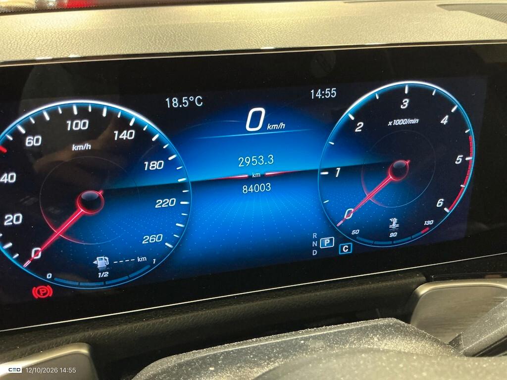 MERCEDES-BENZ GLB 180D 115CV AUTOMATIC BUSINESS SOLUTION ( FARI LED - CRUISE - PELLE - NAVI PREMIUM - PARK ASSIST )