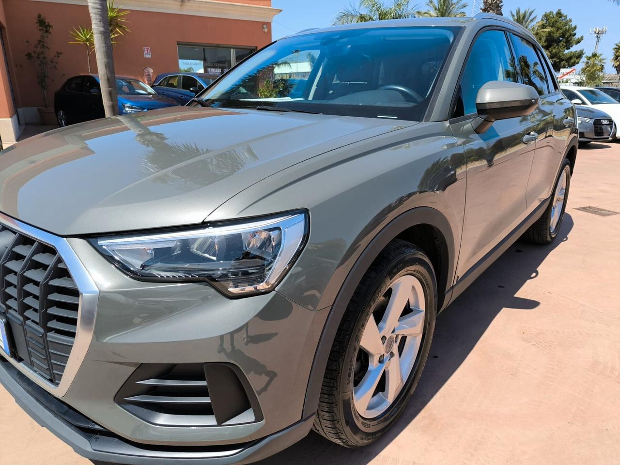 Audi Q3 35 TDI S tronic Business