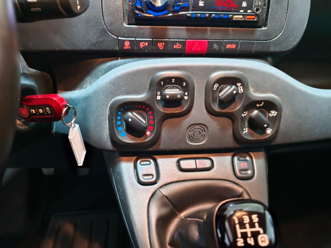 Fiat Panda 1.2 Pop van autocarro 2 posti ( 12 mesi di garanzia)