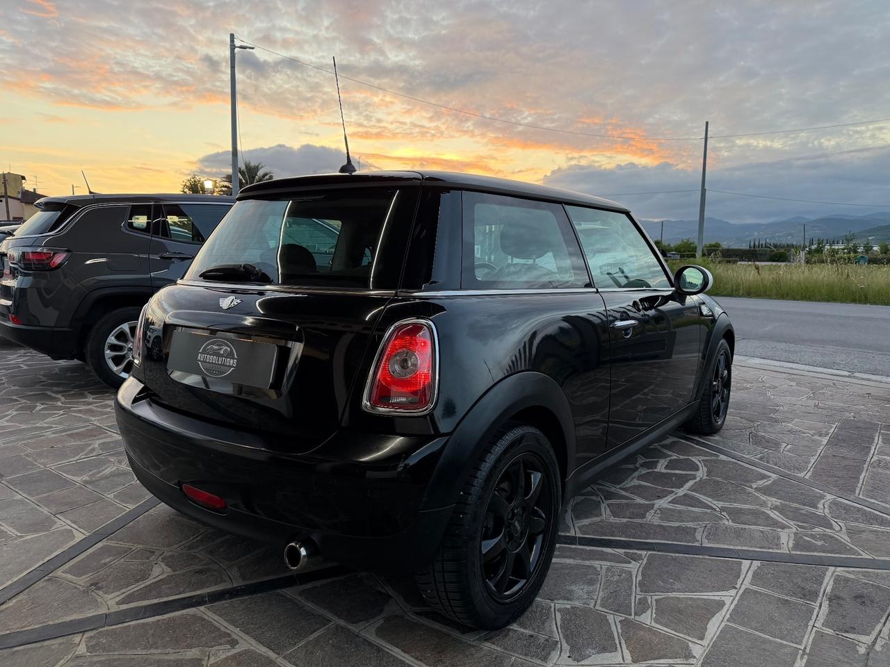 Mini 1.6 16V One D 90cvTotal Black Ok neopatentati