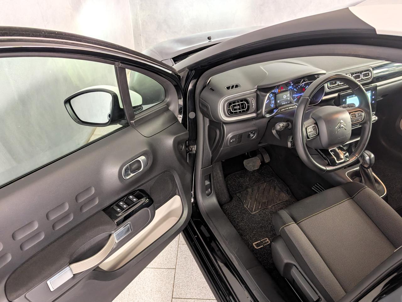 Citroen c3 iii 1.2 puretech EAT6 110cv Shine