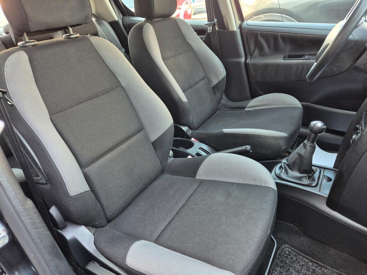 Peugeot 207 1.4 HDi 70CV 5p. ONE Line