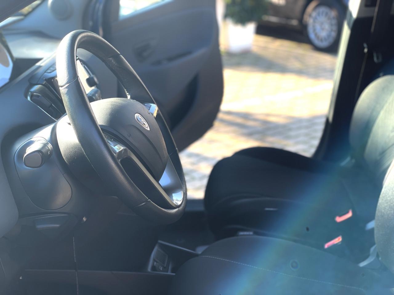 Lancia Ypsilon 1.0 2023 solo 45000km garanzia Lancia 2028