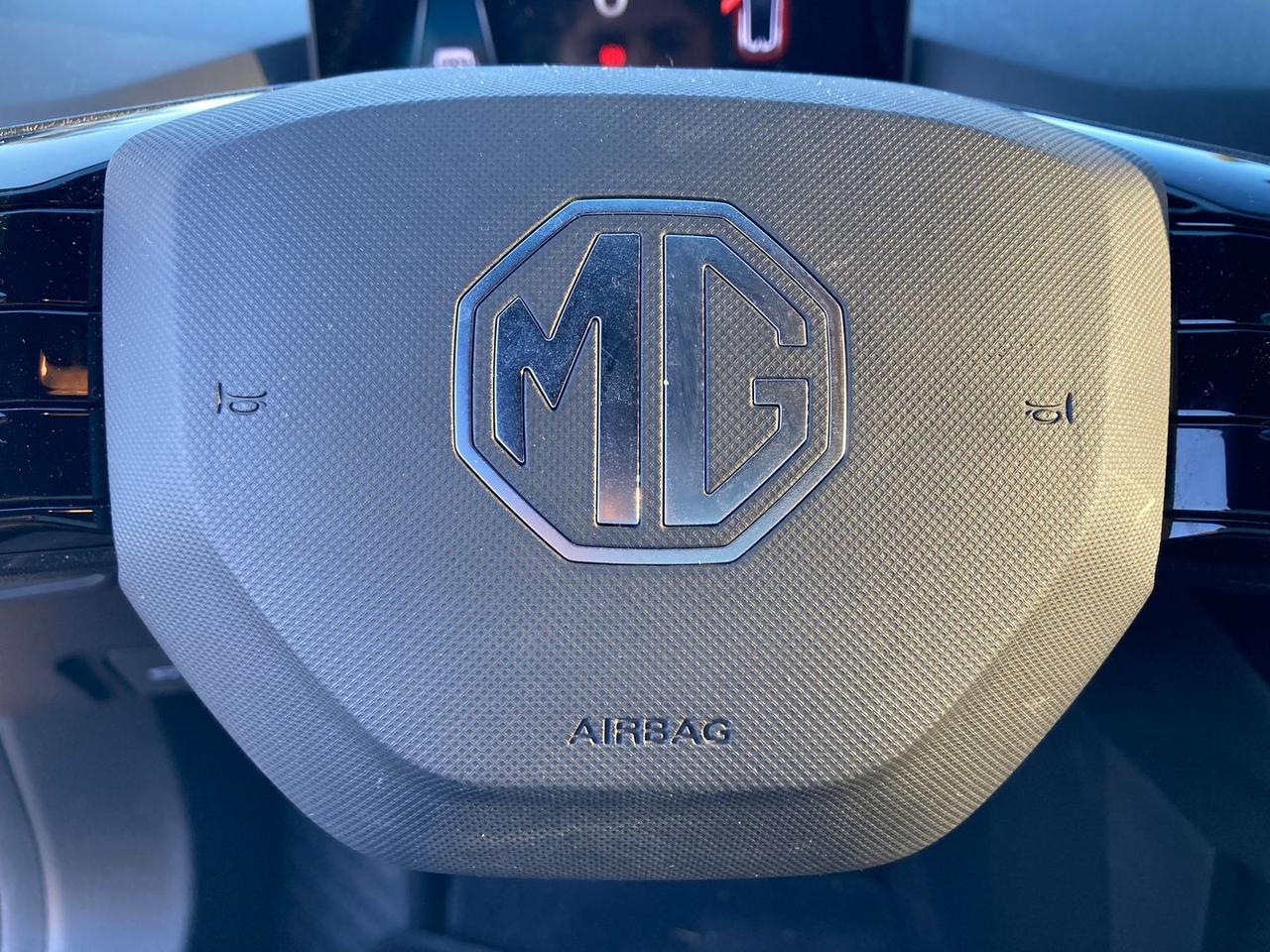 Mg MG4 4 EV Long Range 64 kWh LUXURY #8431