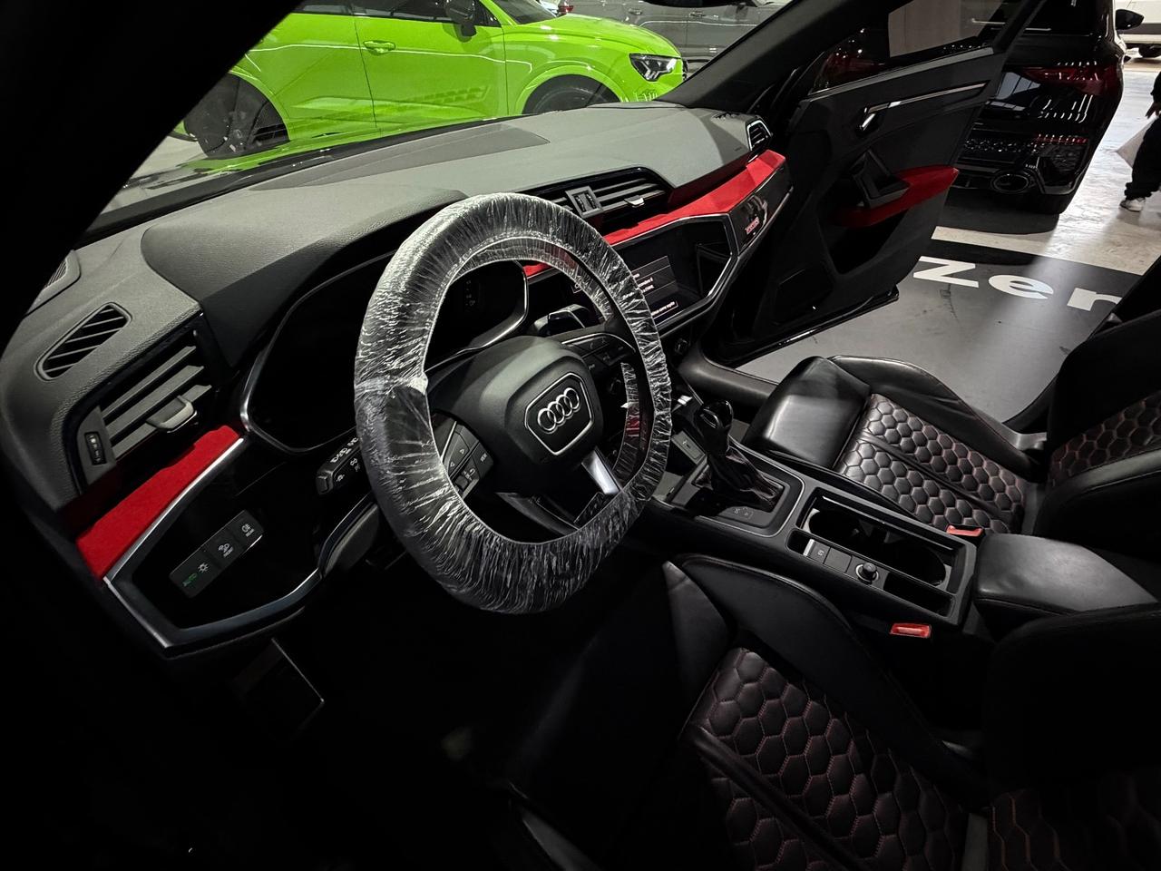 Audi Q3 RS quattro S tronic