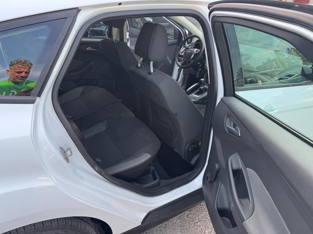 Ford Focus 1.0 EcoBoost 125 CV tagliando
